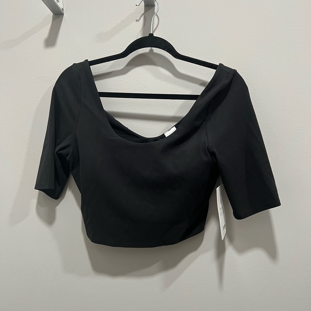Athleta NWT Exhilarate Crop A-C size L Black